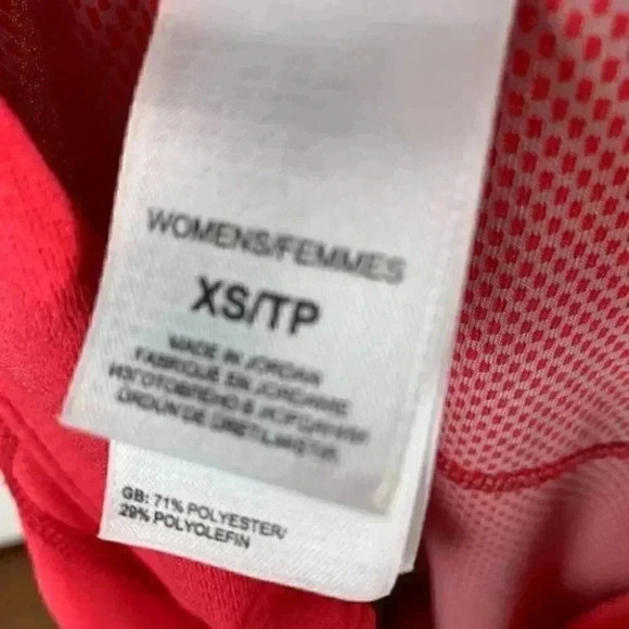 The north face top size XS red moisture wicking - Picture 7 of 8
